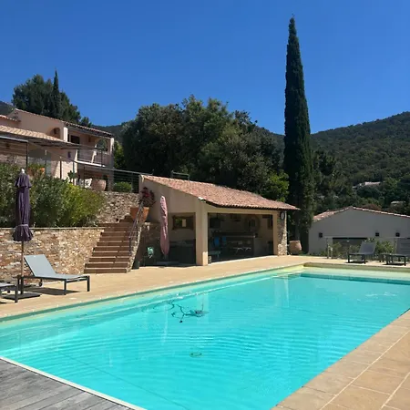 Maison Vue Mer Sur Les Iles D Or Bed & Breakfast *