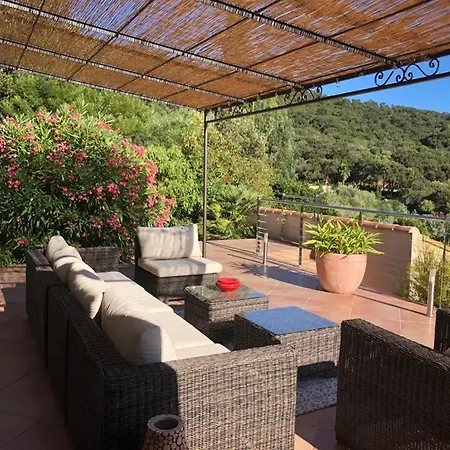 Maison Vue Mer Sur Les Iles D Or Bed & Breakfast *